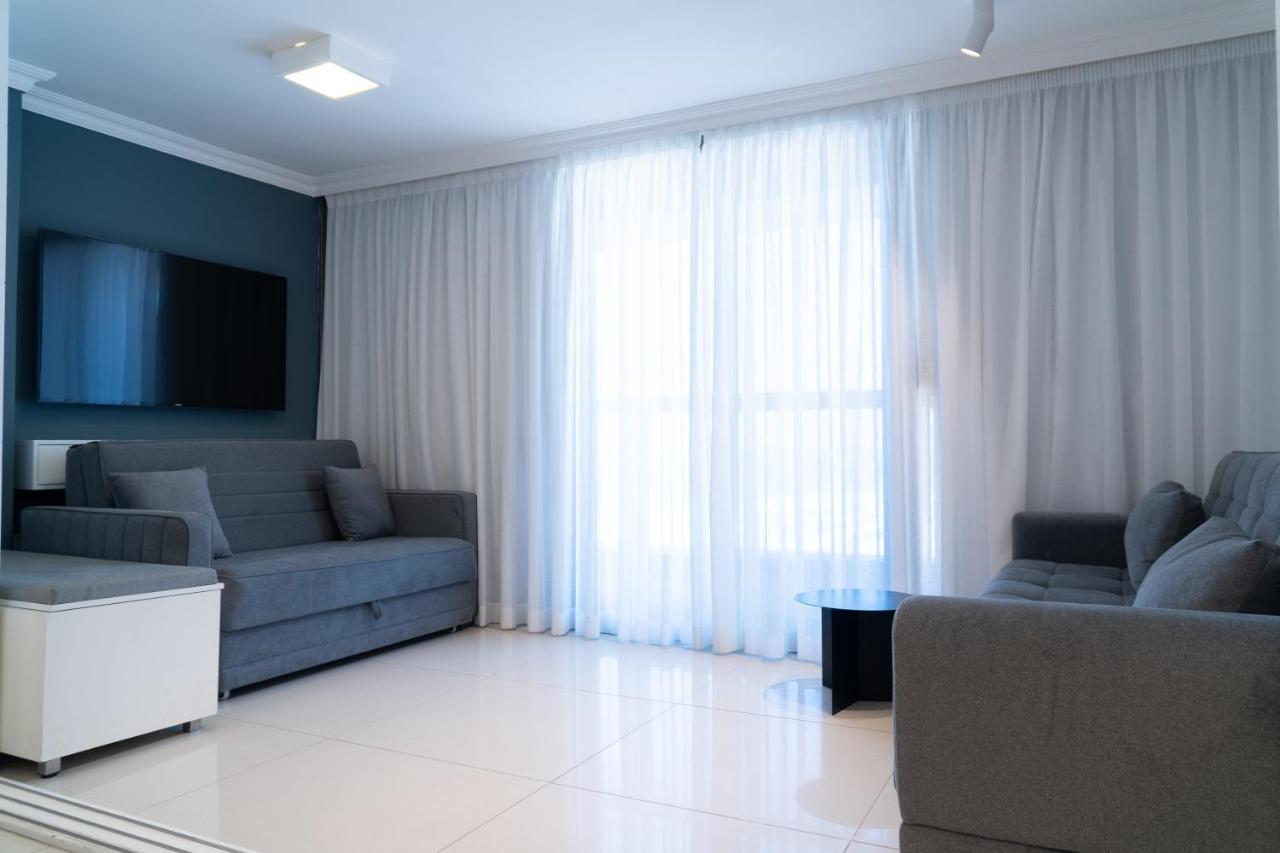 Beachfront Boutique Apartment Herzelia Esterno foto