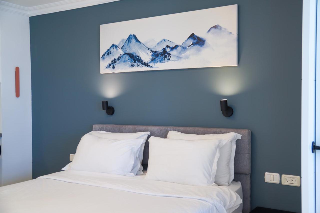 Beachfront Boutique Apartment Herzelia Esterno foto